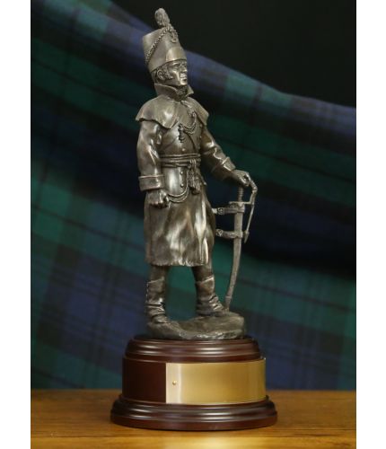 95th Rifles, Captain Cameron Retreat to Corunna 1809, Royal Green Jackets and Rifles Regimental Officers farewell gift. We offer a choice of wooden base and a free engraving plate.