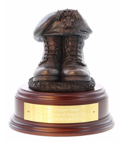 9th/12th Lancers Boots and Beret, cast in cold resin bronze and we offer this Boots and Beret on a choice of presentation bases, the BB2, BB3 and BB4 have room to add an engraved plate.