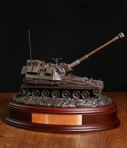 The AS90 sculpture is mounted on a choice of wooden base which is designed to take a cap badge and engraved plate. It makes an ideal military farewell gift or commemorative piece. 