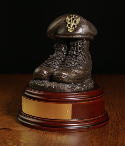 Mercian Infantry Regiment Boots and Beret cast in cold resin bronze and we offer this Boots and Beret on a choice of presentation bases, the BD2, BD3 and BD4 have room to add an engraved plate.