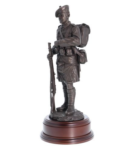 48th Highlanders of Canada from the Canadian Expeditionary Force, Vimy Ridge 1917, Bronze. The figurine stands 12" tall and this is the cold cast bronze finish version and it is sold complete with the wooden base you see in the pictures and an engraved br