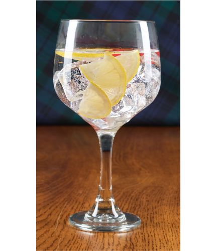 Gin Balloon glass. Perfect for long Gin drinks, this glass comes with inclusive personalised hand engraving.