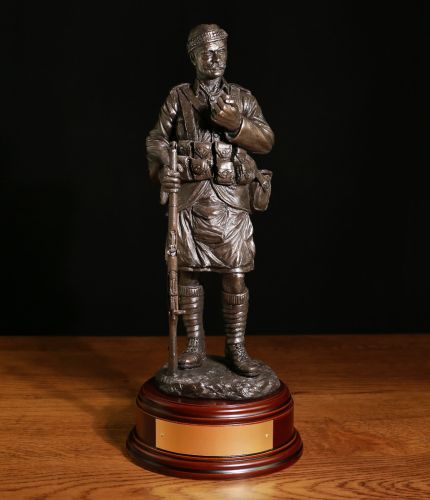 This is 'Old Jock' a veteran Scottish Infantryman during the early stages of the Great War. He'll have seen service in South Africa or anywhere within the British Empire. We include this wooden base as standard, and an engraving plate free of charge.