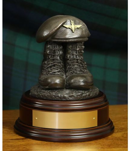 A Parachute Regiment Combat Boots and Beret, hand made in cold cast bronze resin. We offer a choice of wooden base and a free engraving service. The Para Cap badge is brass to match the engraving band.