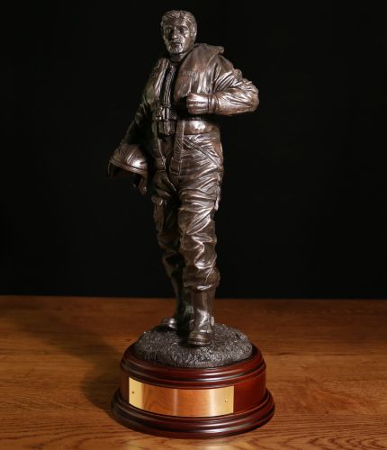 RNLI Lifeboat crewman. This sculpture makes the perfect crew or supporter's achievement or retirement gift. We offer a personal engraved brass plate as standard to make a great gift for members of the Lifeboat Service (RNLI).