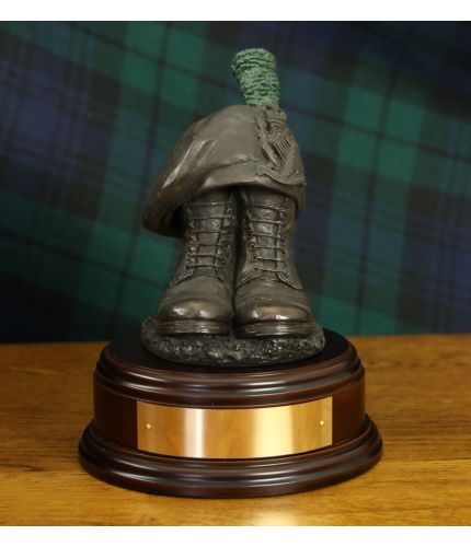 Royal Irish Rangers Boots and Caubeen regimental presentation piece. A great gift idea for mess farewells, unit promotions or as Royal Irish Rangers regimental association gifts.  Different base and engraving options available.
