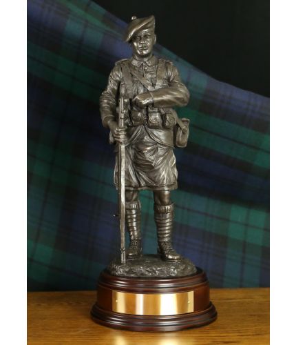 Sculpture to the young Scottish Territorials that went off to War to fight during the 1915 and 1916 campaigns. Their first major action was at Loos and both the 51st and 52nd Divisions were in action. Wooden base and brass plate included.