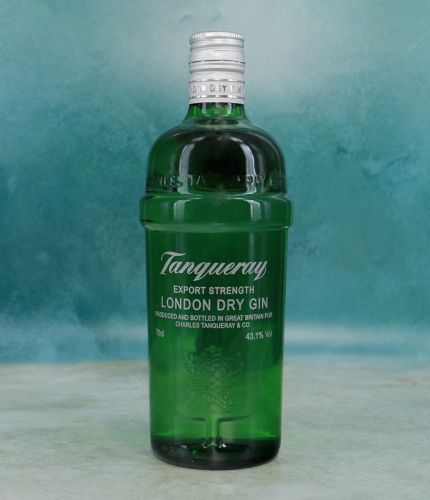 This is a 70cl hand engraved bottle of Tanqueray London Dry Gin. We pack it in its own hessian gift bag. Engraving is arranged with you on a one to one basis after you order.