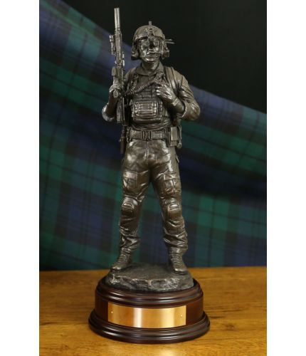 A modern US Special Forces Standing Signals Communicator in front line service. The statue stand 12" tall and we include the wooden base and an engraved brass plate as standard. The perfect gift idea for anyone who's served in a signals role